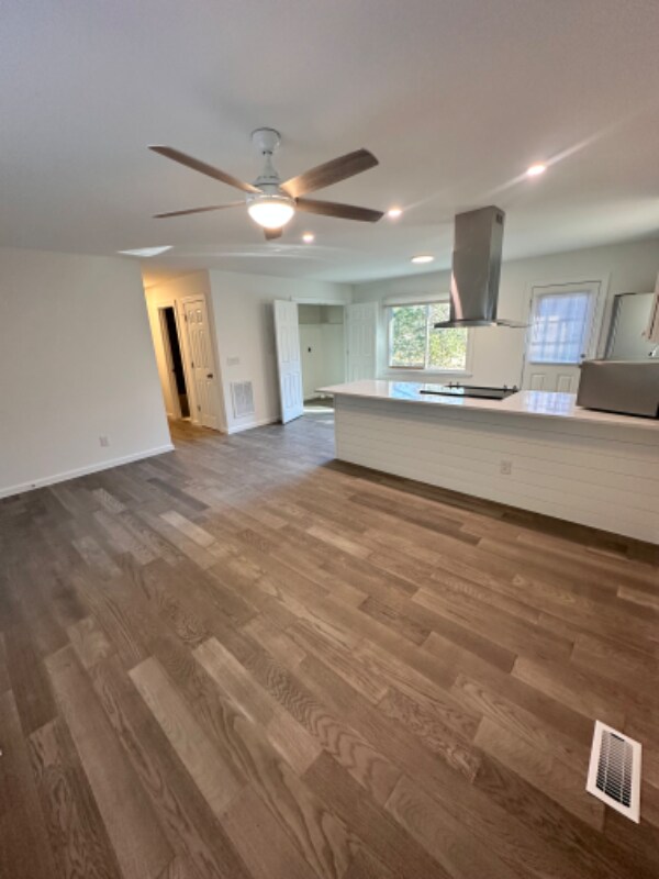Foto del edificio - 548 Starling Way