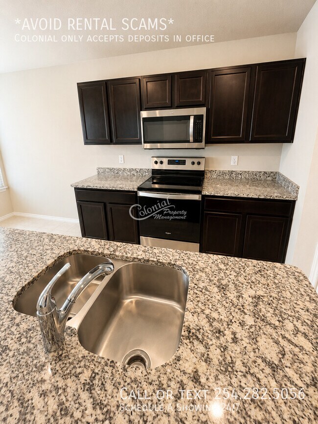 Building Photo - 5110 Karen Grn Dr