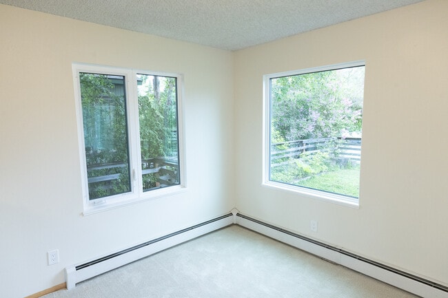 Building Photo - 1536 G St