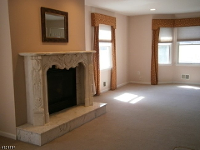 Building Photo - 54 E Bradford Ave