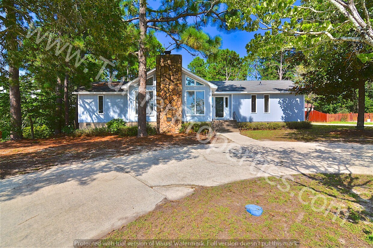 Primary Photo - 160 Partridge Hill Dr, West Columbia, SC 2...