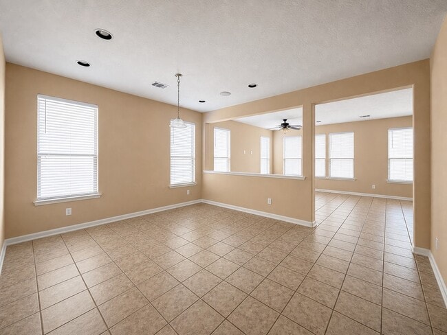 Building Photo - 26210 Riley Glen Dr