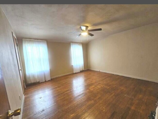 Foto del edificio - 1376 Wentworth Ave