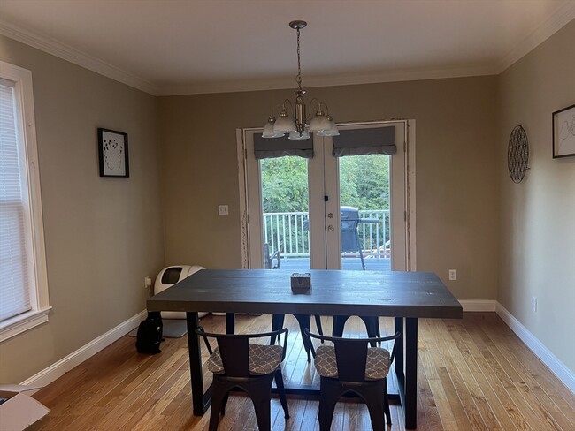 Building Photo - 810 Washington St