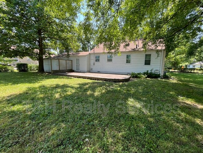 Building Photo - 8918 Birch St