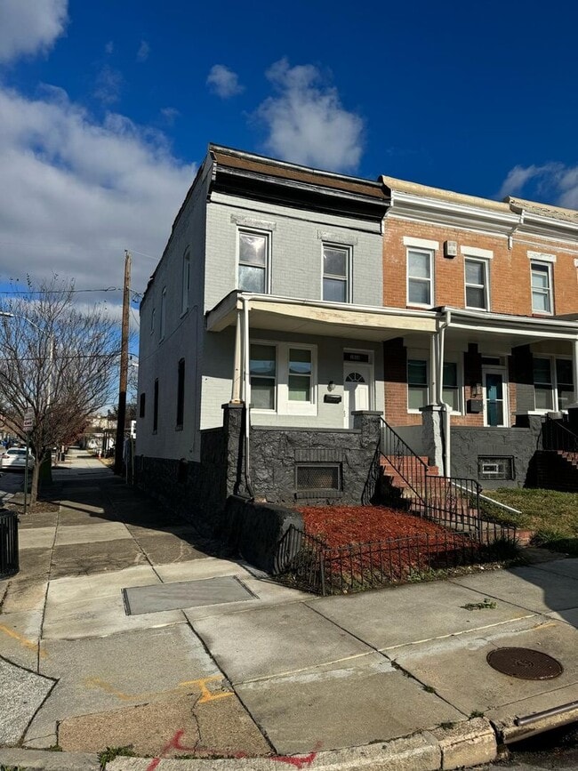 Building Photo - 1810 Presstman St