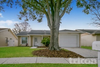 Building Photo - 1757 Lakeview Village Dr