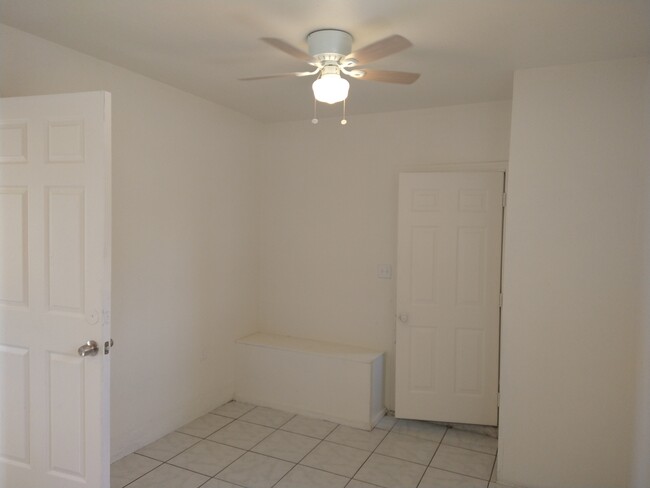 Building Photo - 616 Townsley Ave