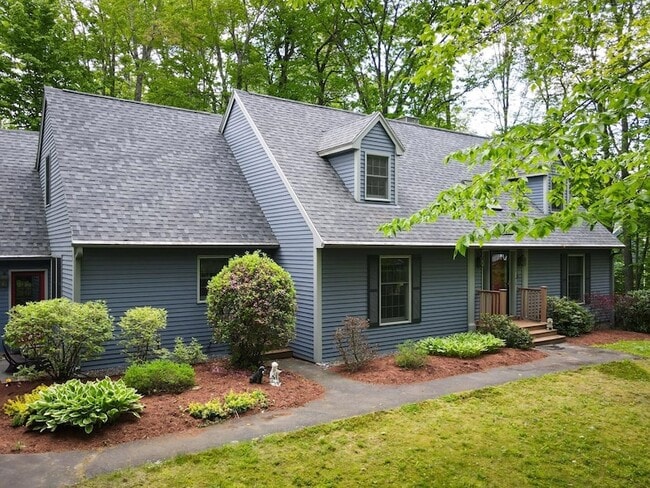 Building Photo - 39 Robertson Dr