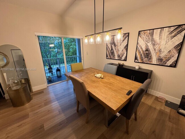 Foto del edificio - 8960 NW 97th Ave