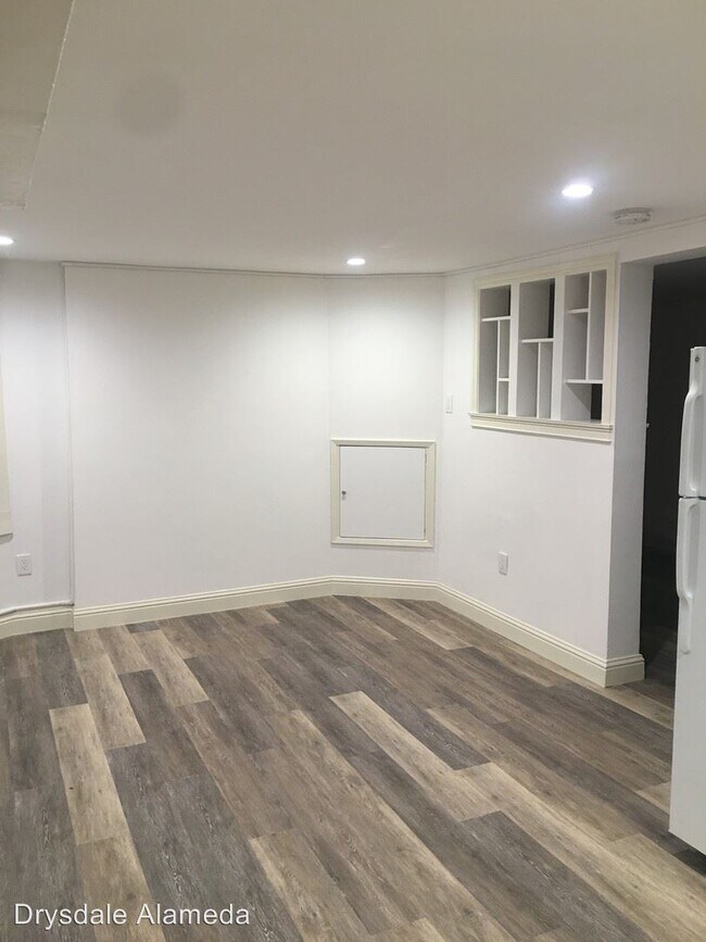 Foto del edificio - Studio, 1 bath House - 1549 Bay Street