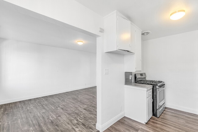 Foto del edificio - 1805 W 80th St