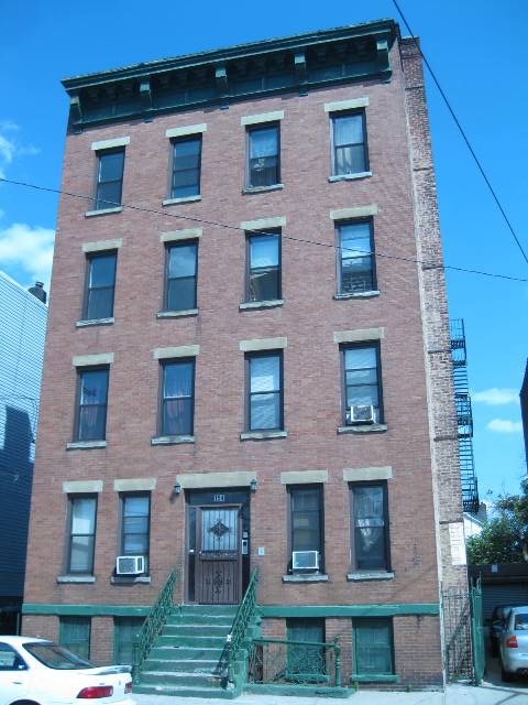 Building Photo - 154 Summit Ave