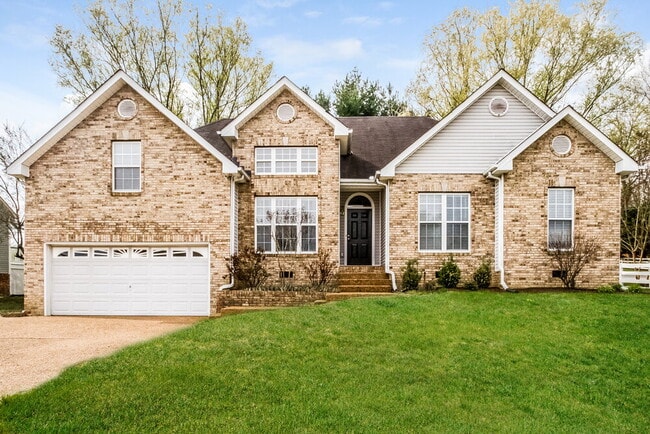 Building Photo - 1801 Devon Dr