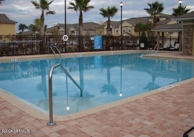 Foto del edificio - 7062 Snowy Canyon Dr