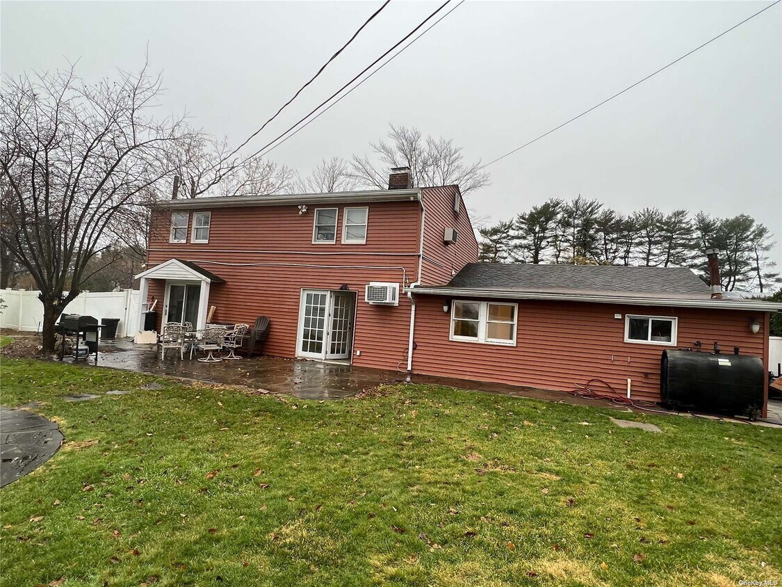 Primary Photo - 49 Grape Ln