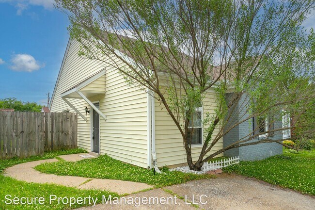 Building Photo - 3 br, 2 bath House - 427 Lemont Dr