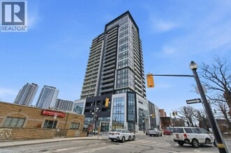 Building Photo - 15 Queen St S