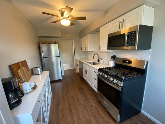 Building Photo - 9811 Rich Rd