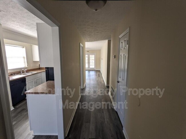 Foto del edificio - 135 Cumberland Ct