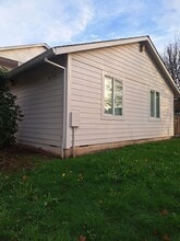 Building Photo - 9690 SW Prairie Terrace