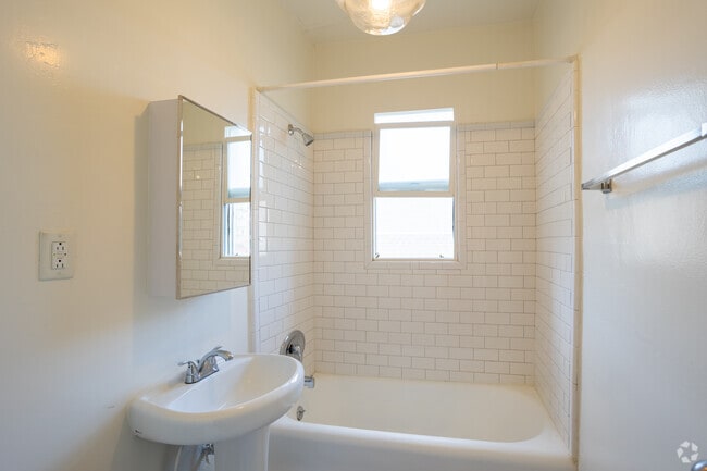 Studio - 435SF bath - Ashmont Apartments