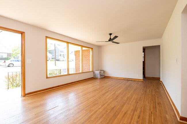 Foto del edificio - 1021 Maynor Ave