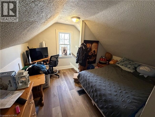 Photo du bâtiment - 155 Lake St