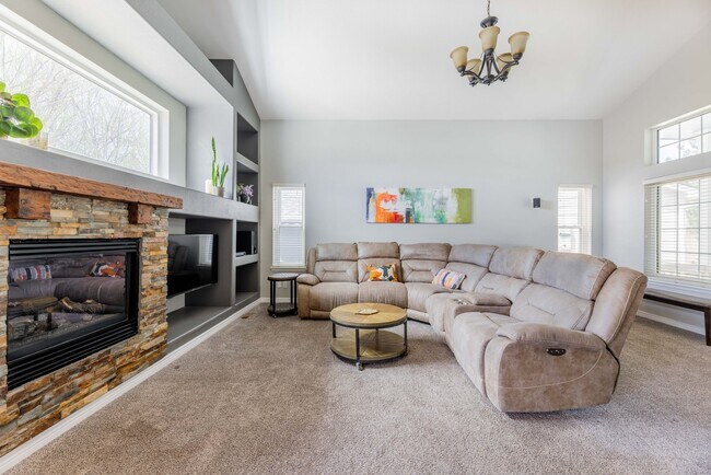 Foto del edificio - 4722 Sutton Ave