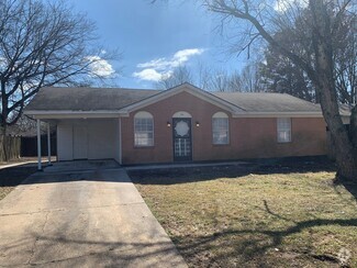 Building Photo - 10 Howlett Cv