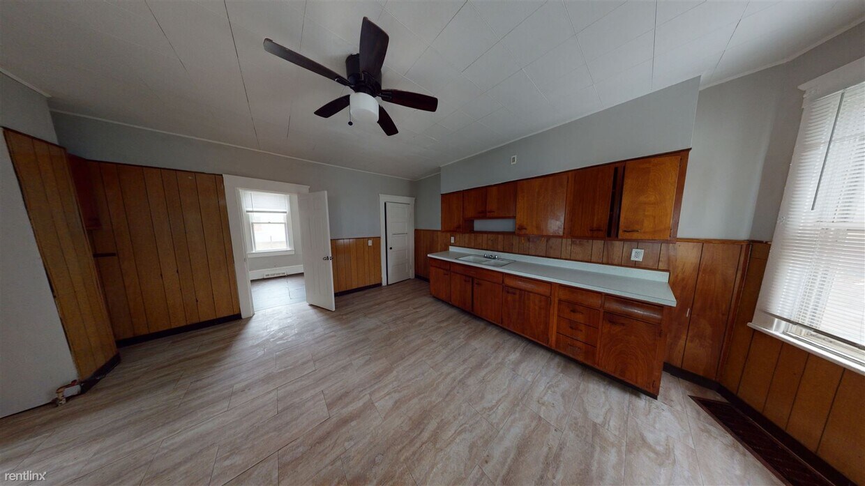 Primary Photo - 1 br, 1 bath Triplex - 6701 Gertrude Avenu...