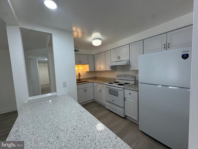 Foto del edificio - 4420 Groombridge Way