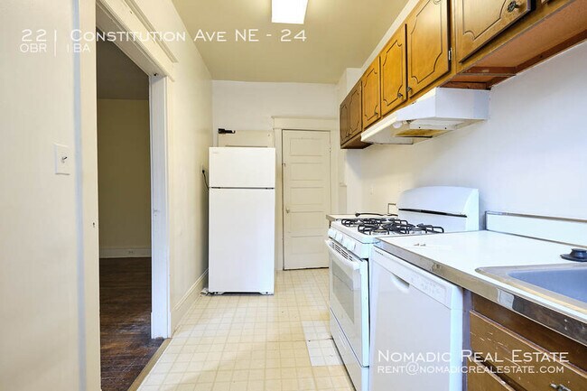 Foto del edificio - 221 Constitution Ave NE