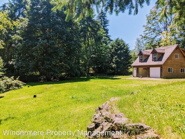 Building Photo - 3 br, 2.5 bath House - 25814 Highland Rd NE