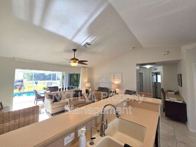 Building Photo - 1243 NW 22nd Ave