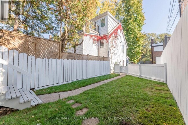 Building Photo - 106 Willow Ave