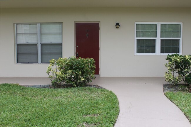 Foto del edificio - 12 Vis Gdns Trl