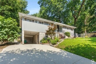 Building Photo - 2132 Fairway Cir NE