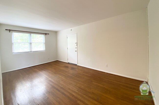 Photo - 100 Lewis Dr House