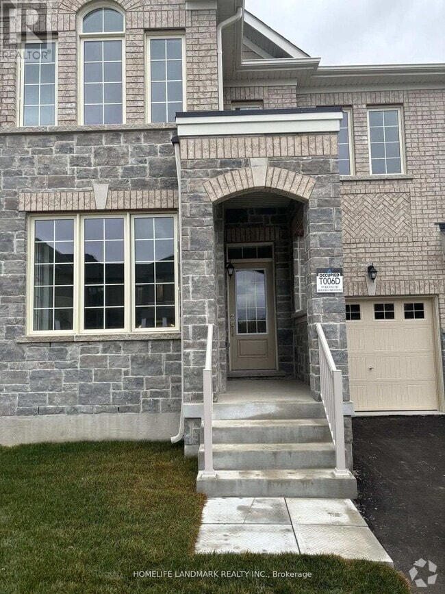 Building Photo - 99 Kenneth Rogers Cres