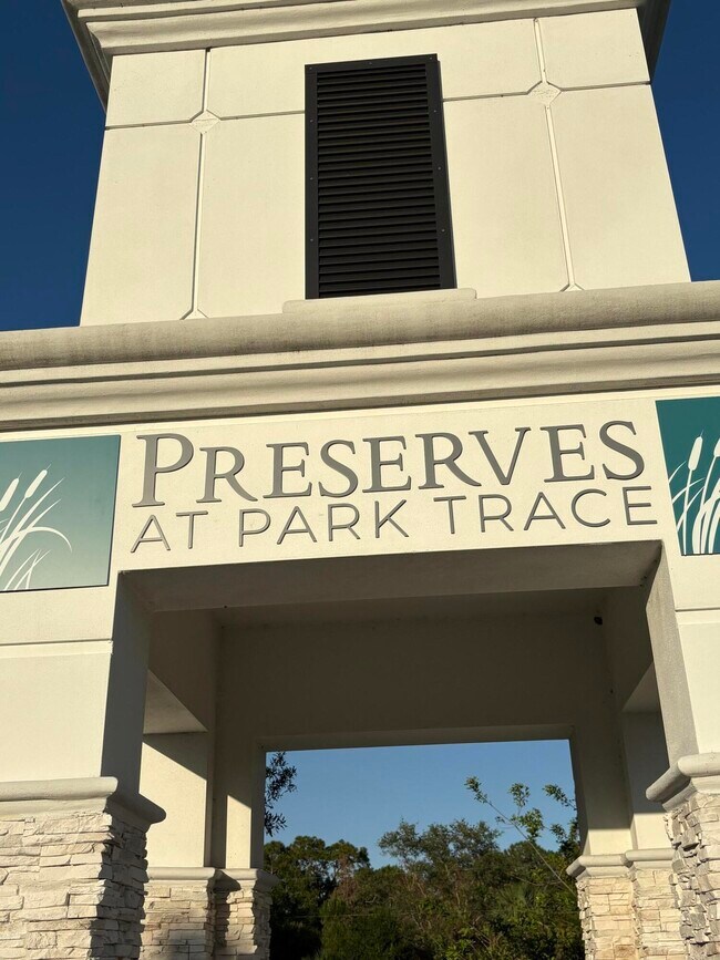Foto del edificio - 7141 SE Park Dr
