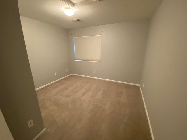 Building Photo - Beautiful Rolland Moore 2 Bedroom 2 Bath C...