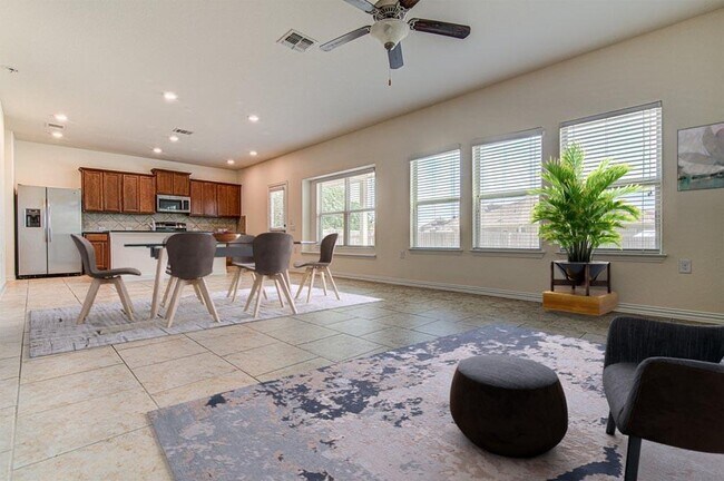 Foto del edificio - 6801 Vail Ridge St
