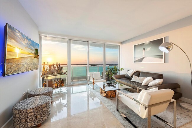 Foto del edificio - 1331 Brickell Bay Dr