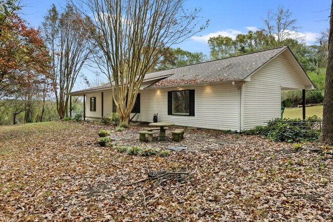 Building Photo - 3b/3ba RENTAL on 5.2 acres CULLMAN