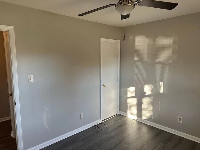 Building Photo - Room in 3 Bedroom Home at Chesapeake Rd