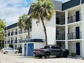 Building Photo - 5100 SW 64th Ave