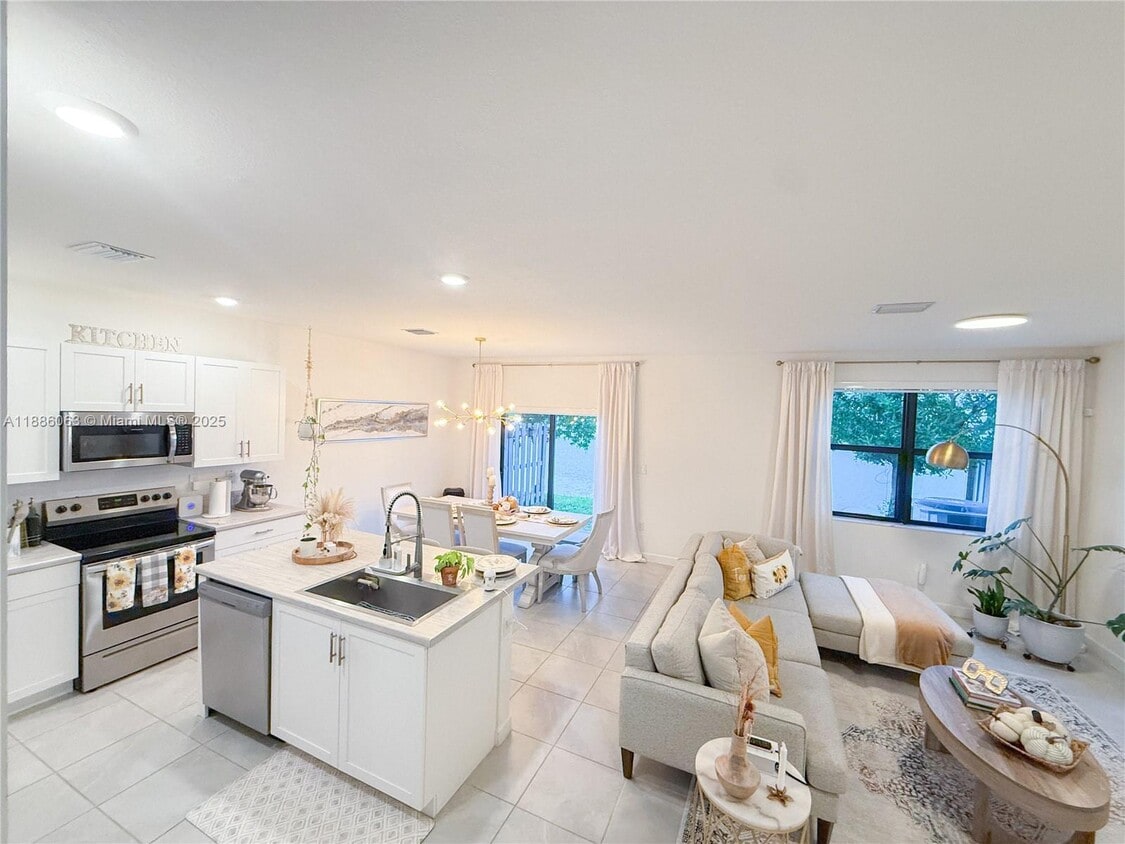 Foto principal - 10095 SW 231st Ln