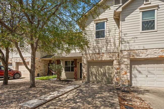 Foto del edificio - 512 Eberhart Ln