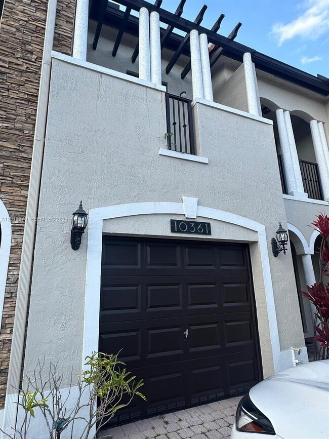 Building Photo - 10361 NW 32nd Terrace
